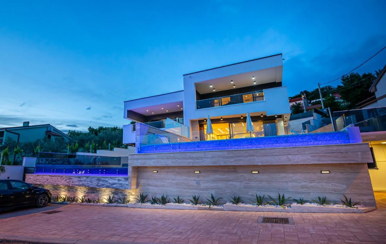 Villa Marassi With Heated Pool, Hot Tub And Sauna Crikvenica Kültér fotó