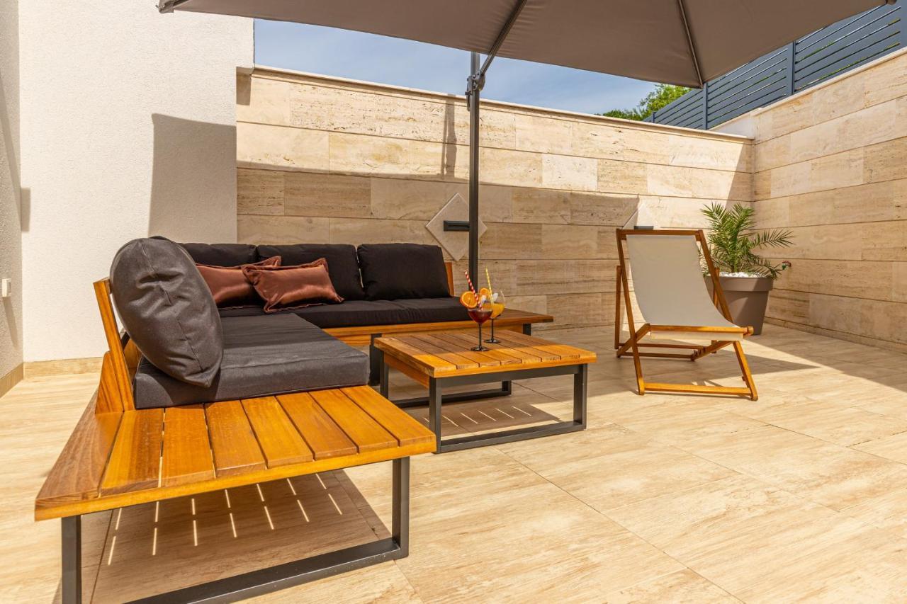 Villa Marassi With Heated Pool, Hot Tub And Sauna Crikvenica Kültér fotó