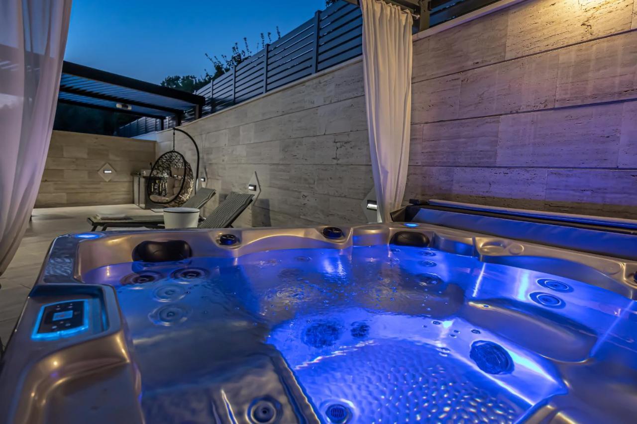 Villa Marassi With Heated Pool, Hot Tub And Sauna Crikvenica Kültér fotó